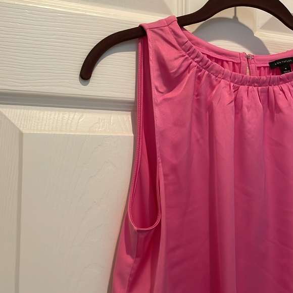 Ann Taylor sleeveless blouse - Picture 4 of 7